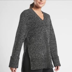 Athleta Shasta V-Neck Sweater Large NWT